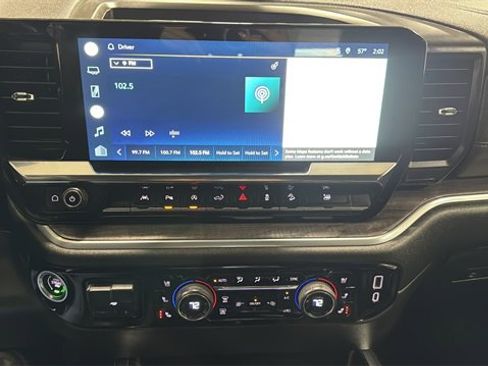 Used 2022 Chevrolet Silverado 1500 LTZ w/ Z71 Off-Road Package image 18