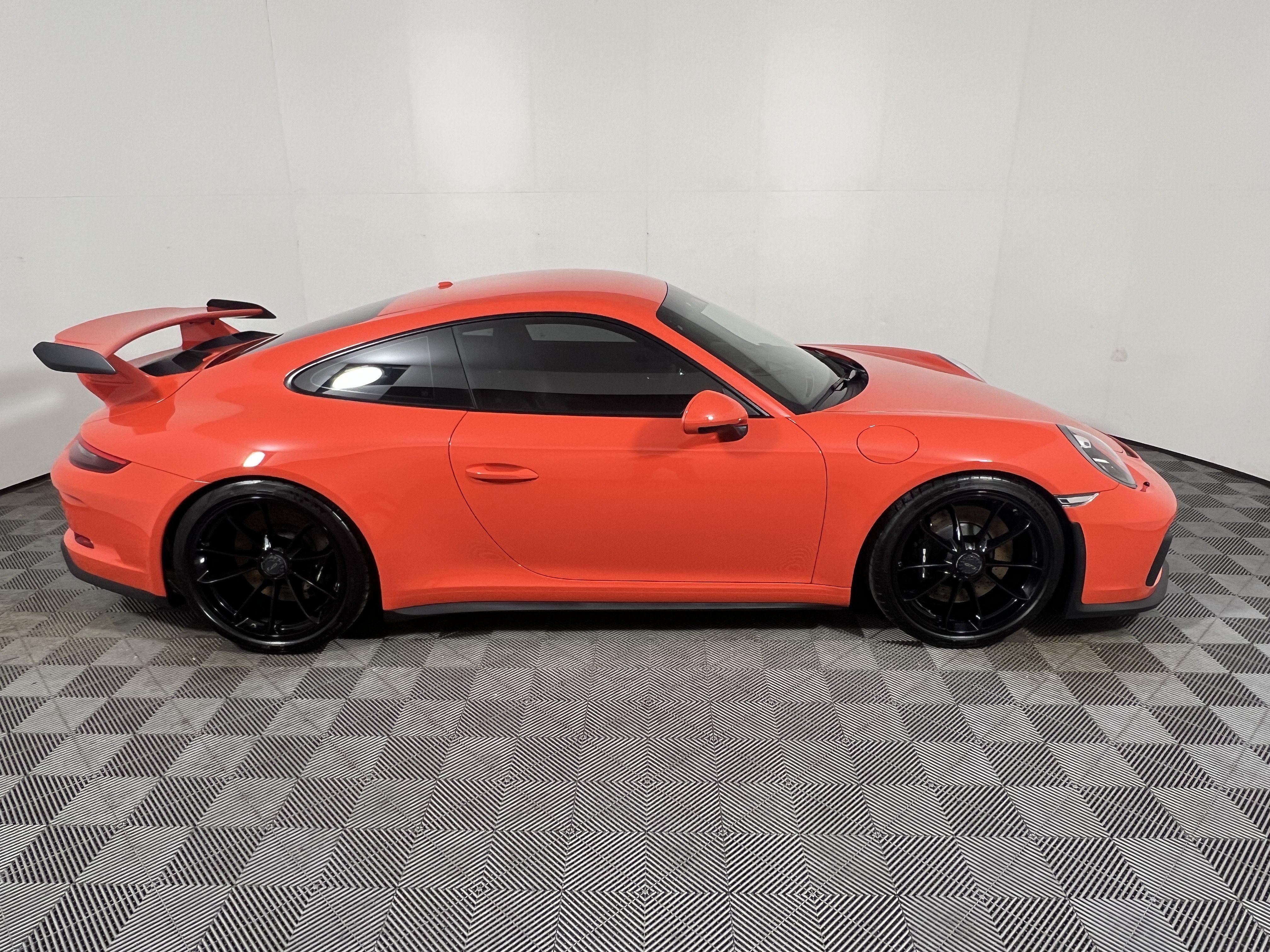 Certified 2018 Porsche 911 GT3 RWD image 8
