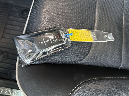 Used 2022 RAM 1500 Laramie image 33