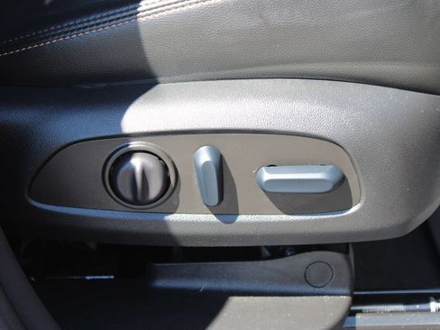 Used 2023 Chevrolet Equinox Premier AWD/4WD image 29