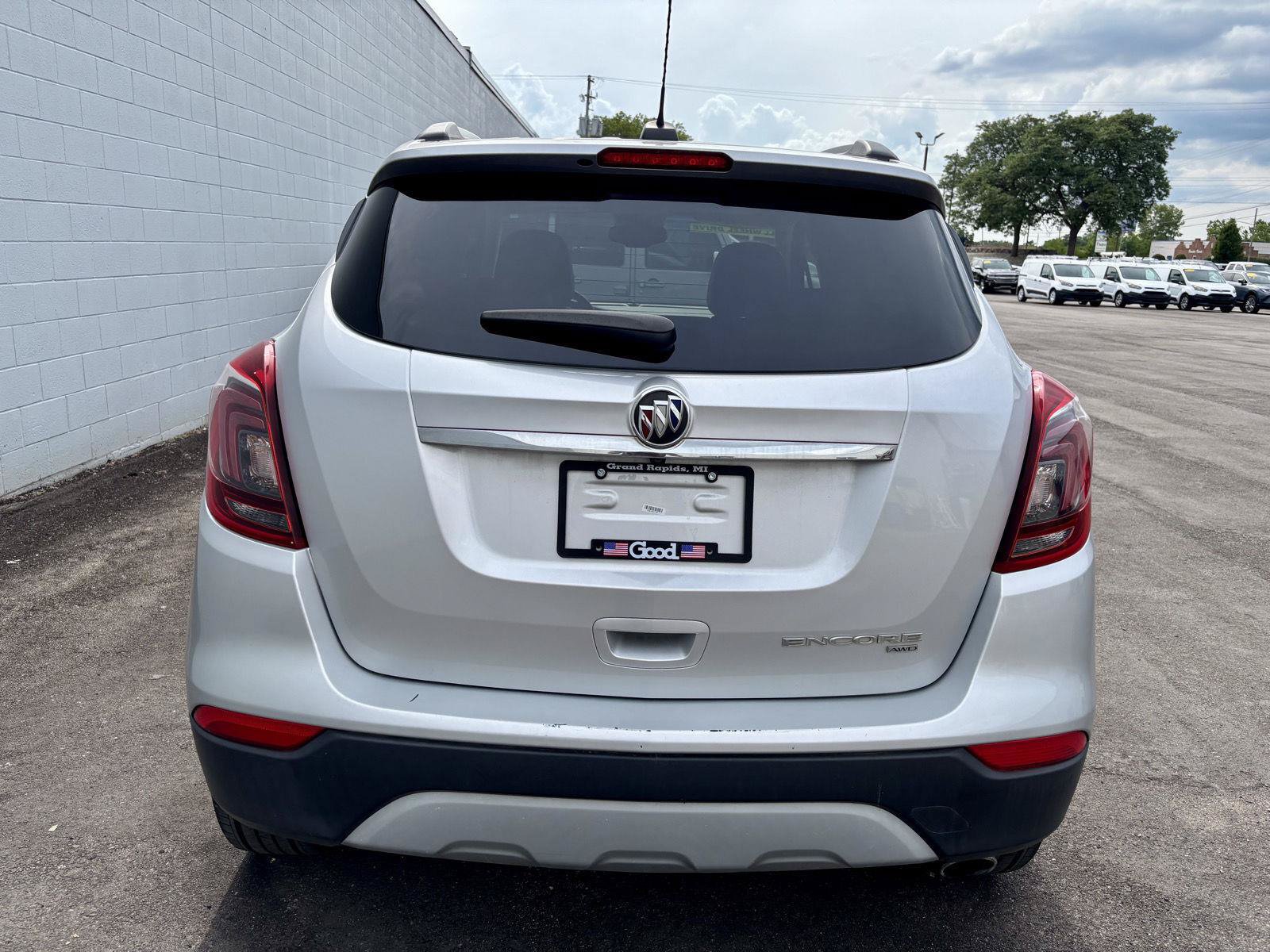 Used 2020 Buick Encore Essence AWD/4WD image 16
