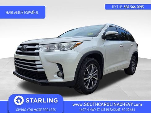 Used 2018 Toyota Highlander XLE FWD image 1