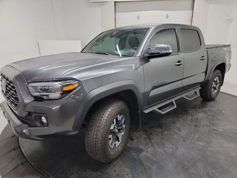 Used 2023 Toyota Tacoma TRD Off-Road image 3
