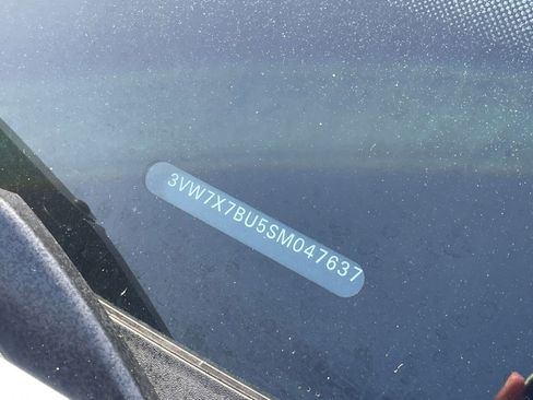 Used 2025 Volkswagen Jetta SE image 29