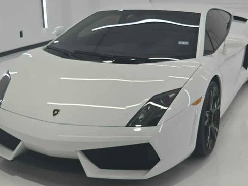Used 2011 Lamborghini Gallardo LP 550-2 Bicolore image 2