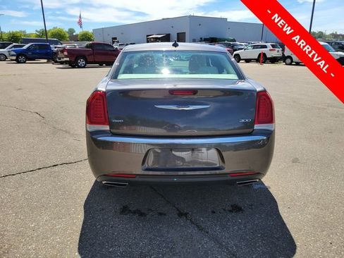 Used 2016 Chrysler 300 Limited AWD/4WD image 4