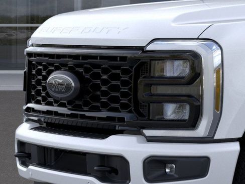 New 2026 Ford F250 Lariat w/ Black Appearance Package image 17