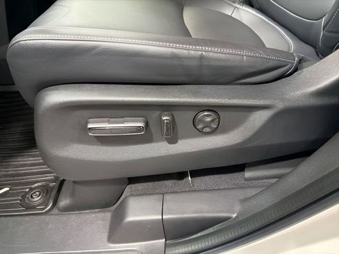 Used 2023 Honda Odyssey Touring image 5