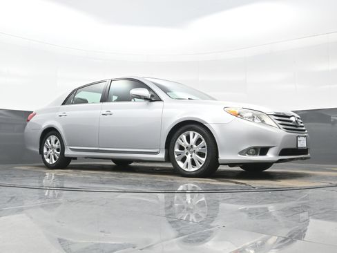 Used 2012 Toyota Avalon image 29