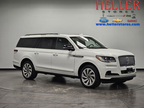 Used 2023 Lincoln Navigator L Reserve image 1