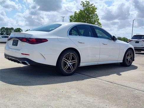 New 2026 Mercedes-Benz E 350 4MATIC Sedan image 4