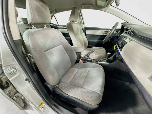 Used 2015 Toyota Corolla LE FWD image 32
