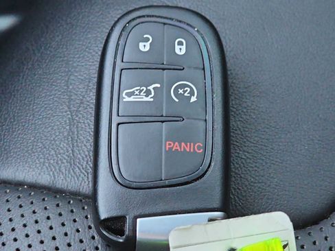 Used 2019 Jeep Cherokee High Altitude image 23