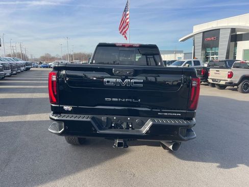 Used 2025 GMC Sierra 3500 Denali Ultimate image 4