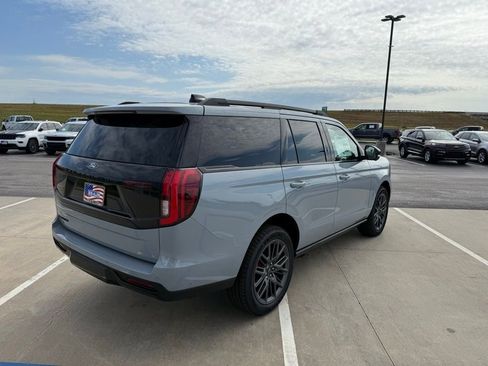 New 2025 Ford Expedition Platinum w/ Stealth Performance Package image 6