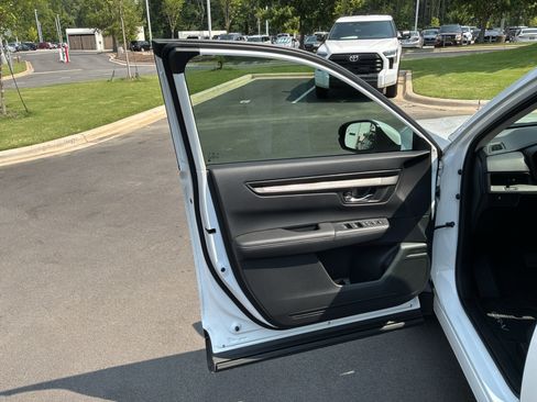 Used 2025 Honda CR-V EX image 14