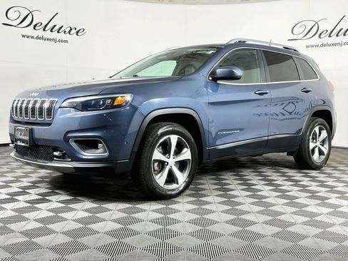 Used 2021 Jeep Cherokee Limited w/ Elite Package AWD/4WD image 3