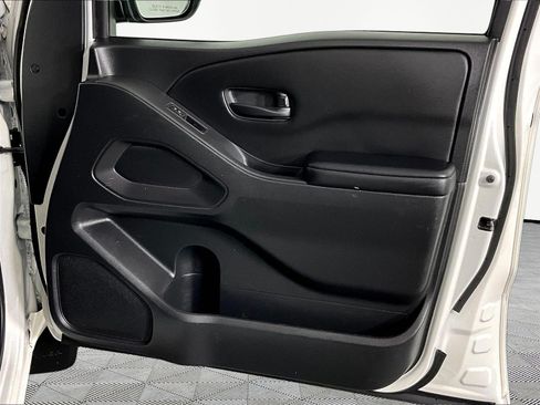 Certified 2025 Nissan Frontier S RWD image 26