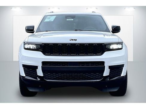 Used 2023 Jeep Grand Cherokee L Laredo AWD/4WD image 3