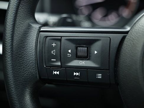 Used 2024 Nissan Rogue SV image 33