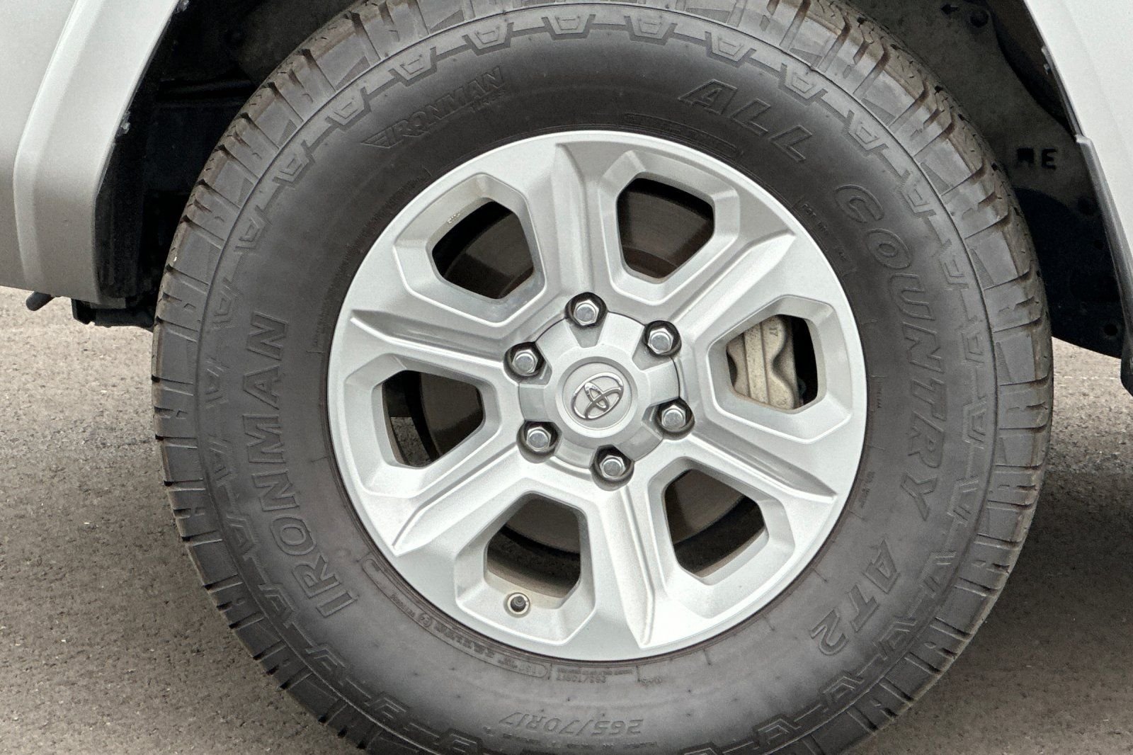 Used 2024 Toyota 4Runner SR5 AWD/4WD image 34