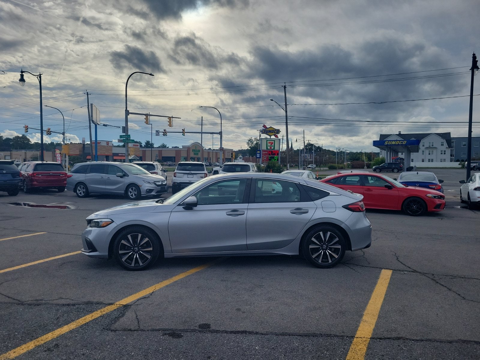 Used 2024 Honda Civic EX-L image 2