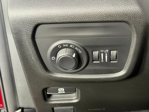 Used 2023 Jeep Grand Cherokee L Laredo AWD/4WD image 16