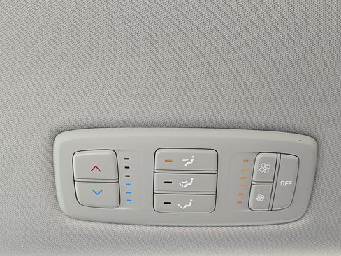 Used 2022 Kia Carnival LX FWD image 31