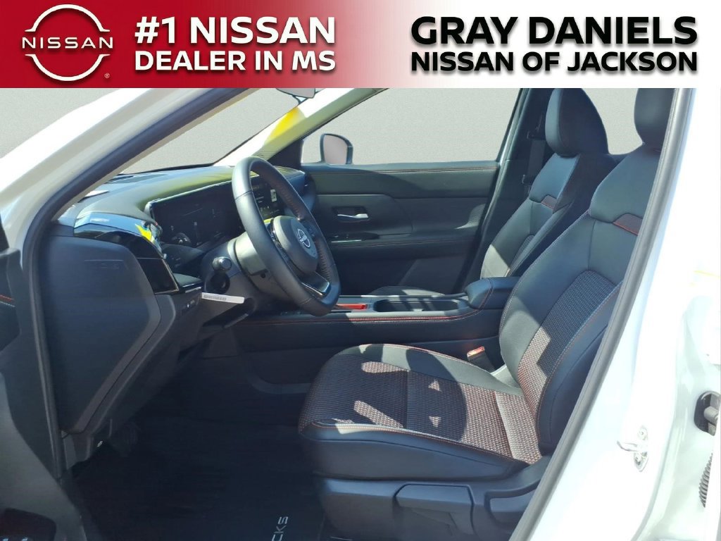Used 2025 Nissan Kicks SR AWD/4WD image 22