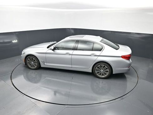 Used 2019 BMW 530i xDrive AWD/4WD image 16