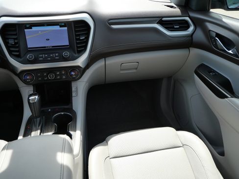 Used 2017 GMC Acadia SLT AWD/4WD image 11