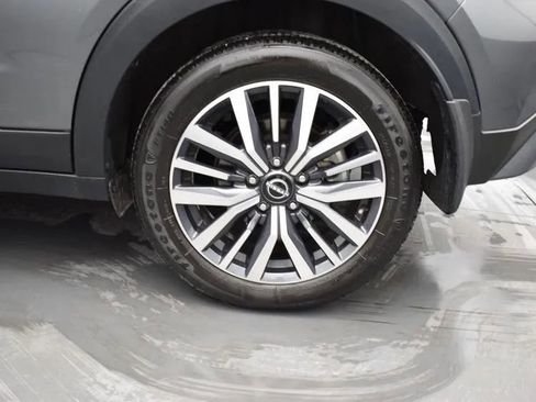 Used 2023 Nissan Kicks SV image 35