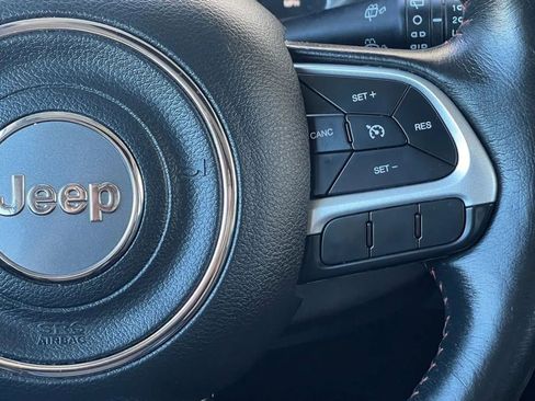 Used 2016 Jeep Renegade Trailhawk w/ Premium Trailhawk Package image 27