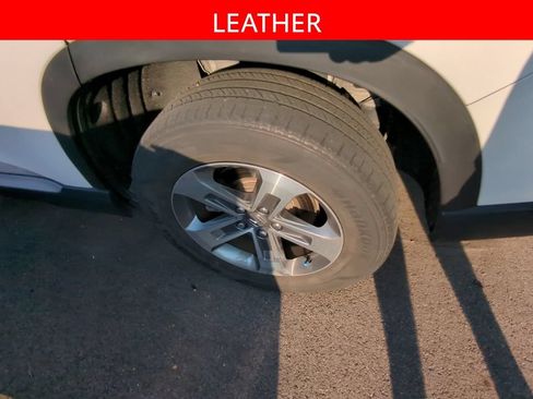 Used 2024 Honda Pilot EX-L image 5