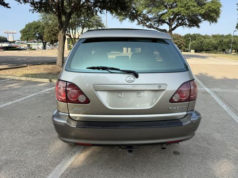Used 1999 Lexus RX 300 w/ Premium Pkg FWD image 6