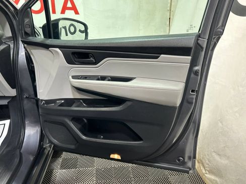 Used 2019 Honda Odyssey EX image 11