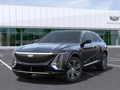New 2025 Cadillac Lyriq Luxury RWD image 9