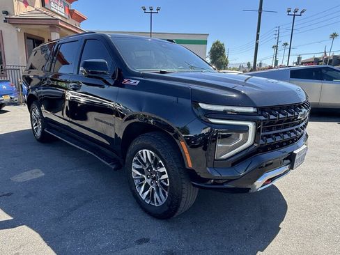 Used 2025 Chevrolet Suburban Z71 w/ Z71 Off-Road Package AWD/4WD image 8