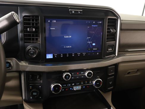 Used 2025 Ford F250 Platinum w/ Platinum Plus Package AWD/4WD image 5