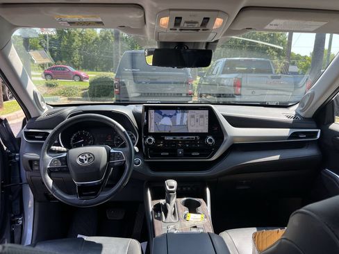 Used 2020 Toyota Highlander Platinum AWD/4WD image 31