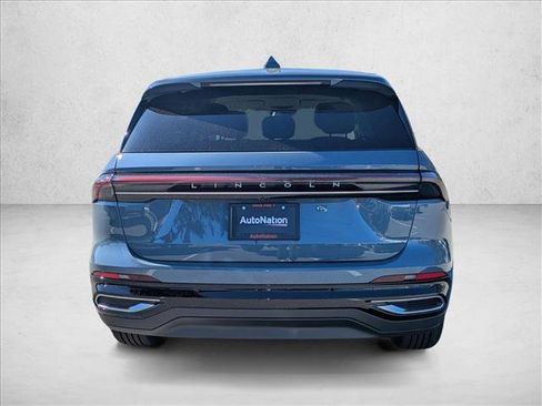 New 2026 Lincoln Nautilus Premier image 9