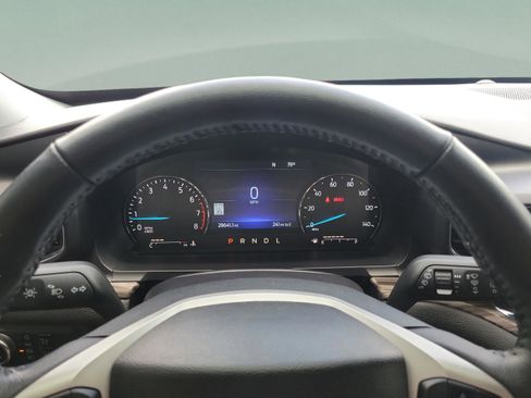 Used 2023 Ford Explorer Limited w/ Limited Technology Package RWD image 25