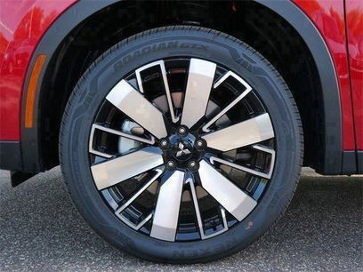 New 2025 Mitsubishi Outlander SE