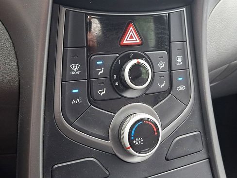 Used 2016 Hyundai Elantra SE FWD image 13