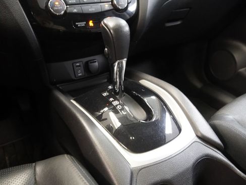 Used 2015 Nissan Rogue SL image 22