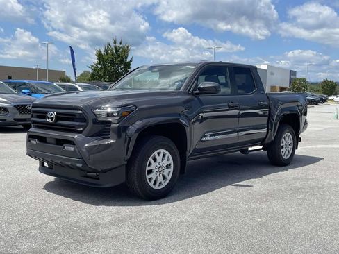 Used 2024 Toyota Tacoma SR5 AWD/4WD image 25