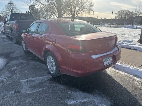 Used 2013 Dodge Avenger SE image 3