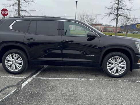 Used 2025 GMC Acadia Elevation w/ Elevation Premium Package image 3