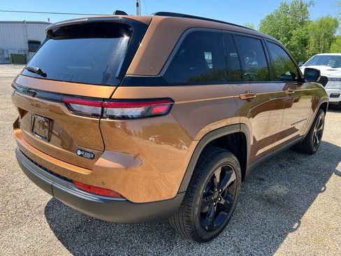 New 2026 Jeep Grand Cherokee Limited AWD/4WD image 3