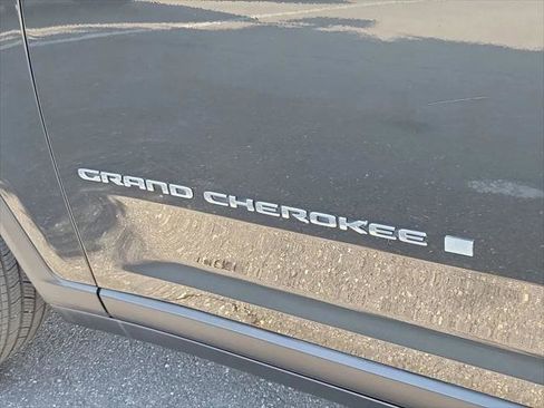 Certified 2023 Jeep Grand Cherokee L Limited w/ Luxury Tech Group II RWD image 22
